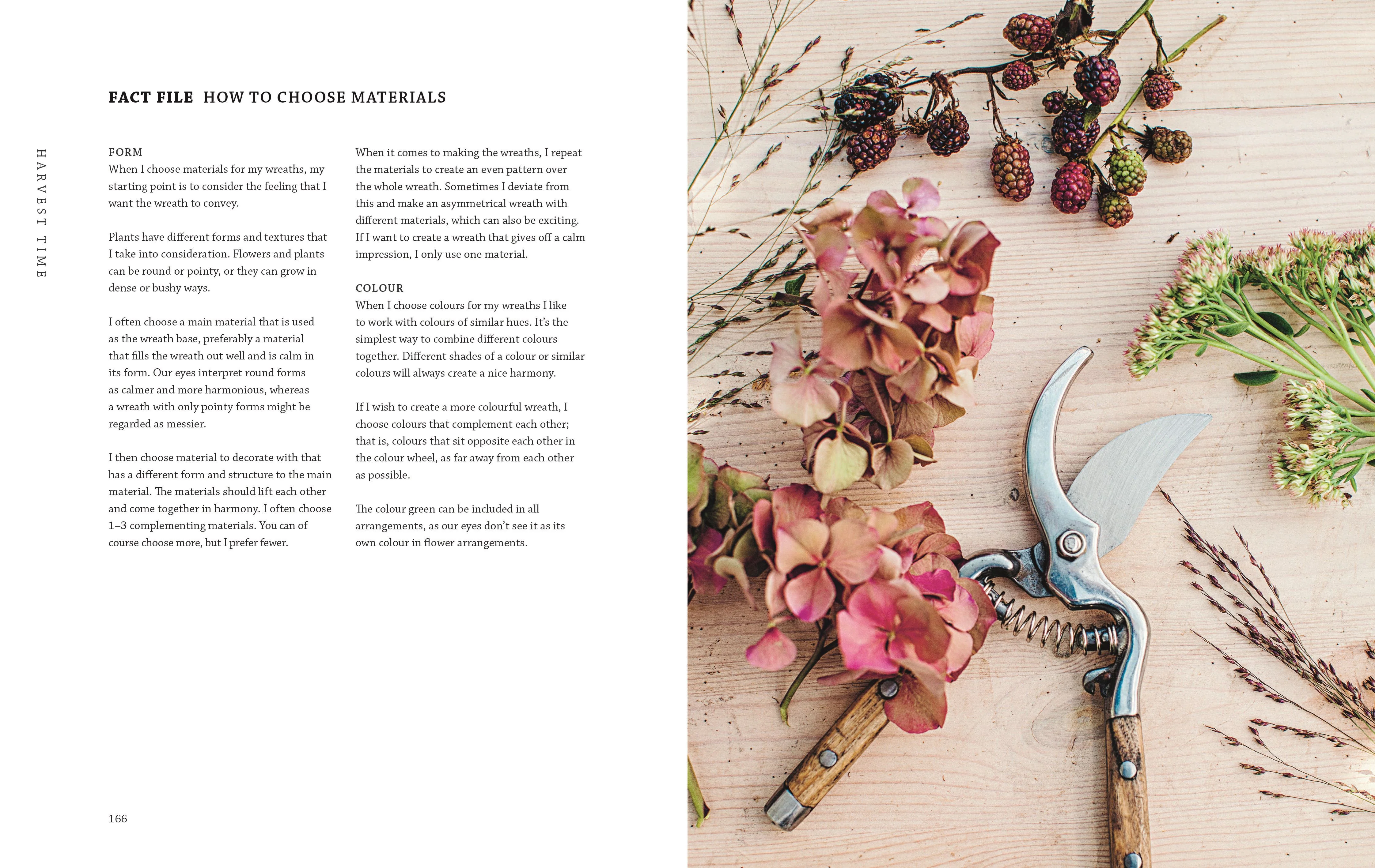 Book - Year Of Flower Wreaths - Image 4