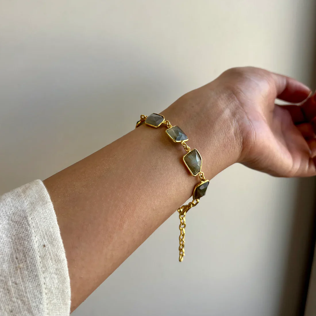 Bracelet - Rati Knots - Black Labradorite - Image 2