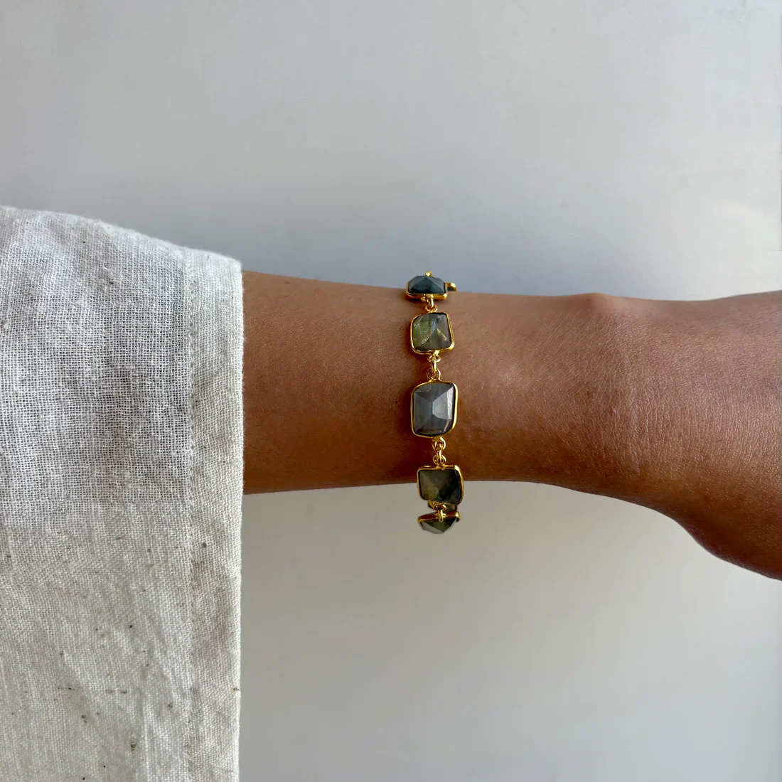 Bracelet - Rati Knots - Black Labradorite - Image 3