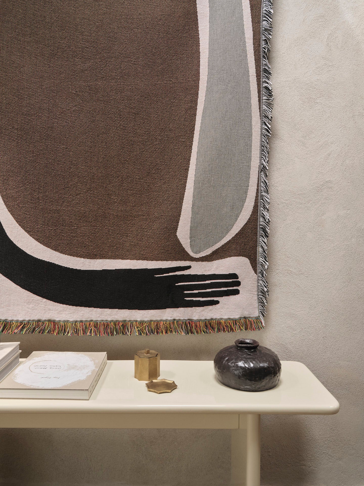 Blanket - Pose - Tapestry - Coffee - Image 3