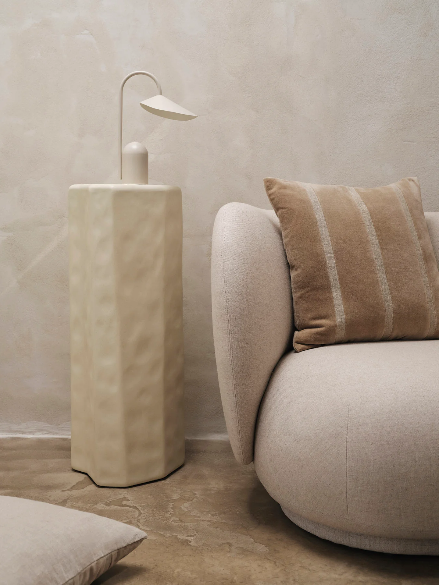 Cushion - Senti Stripe - Dark Sand/Linen - Image 4