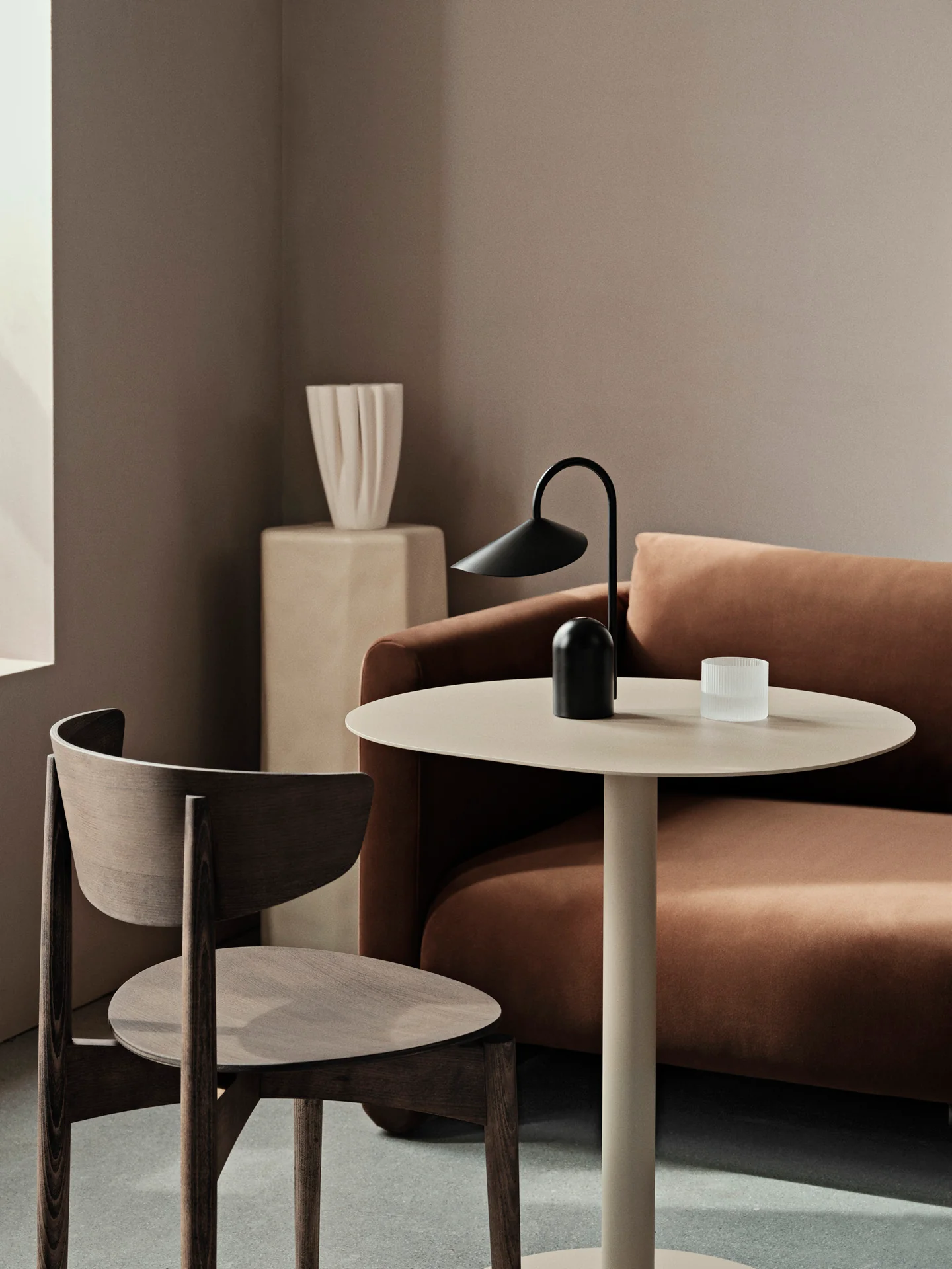 Table Lamp - Arum - Black - Image 6