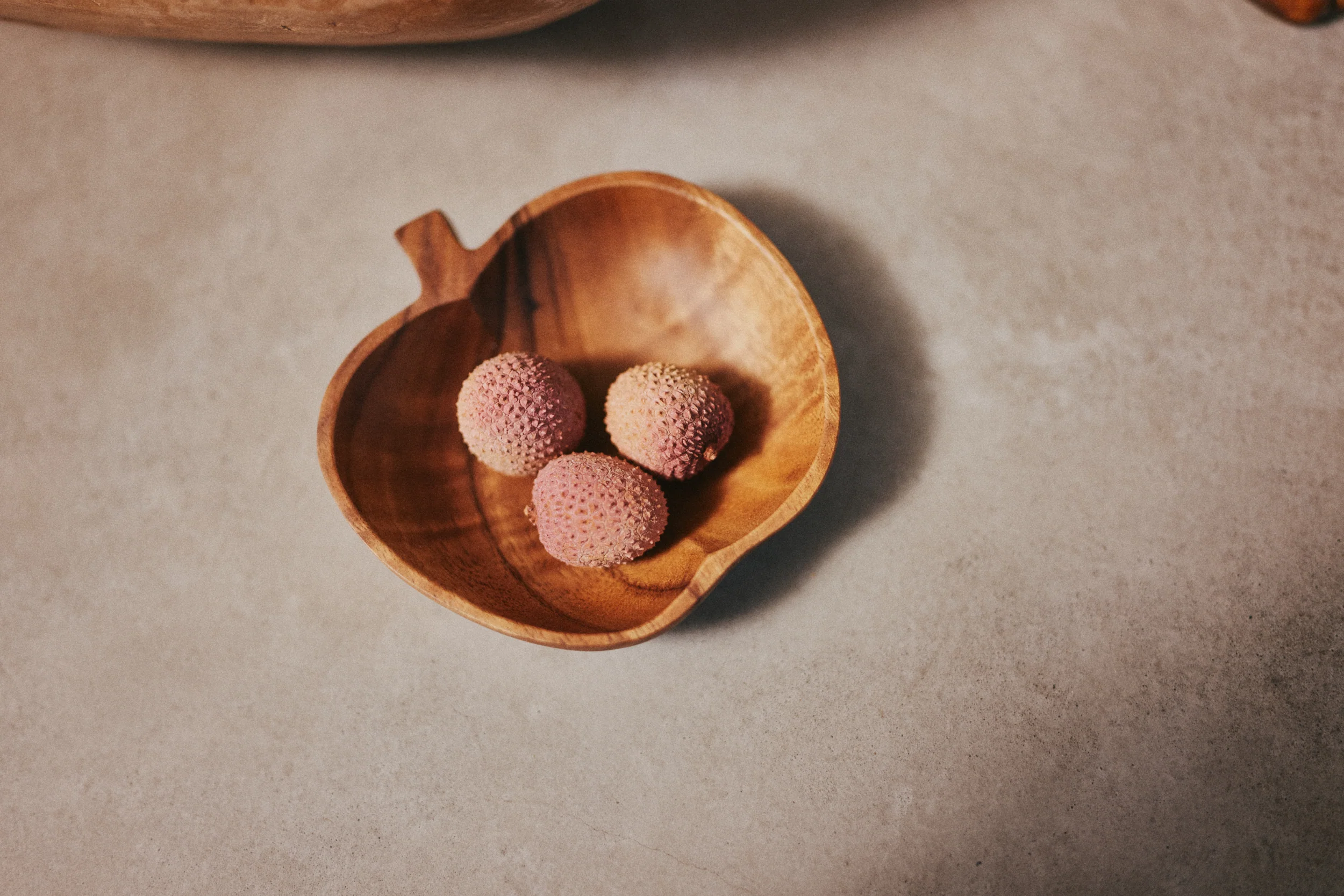 HKliving® - Acacia Bowl - Apple - Image 4