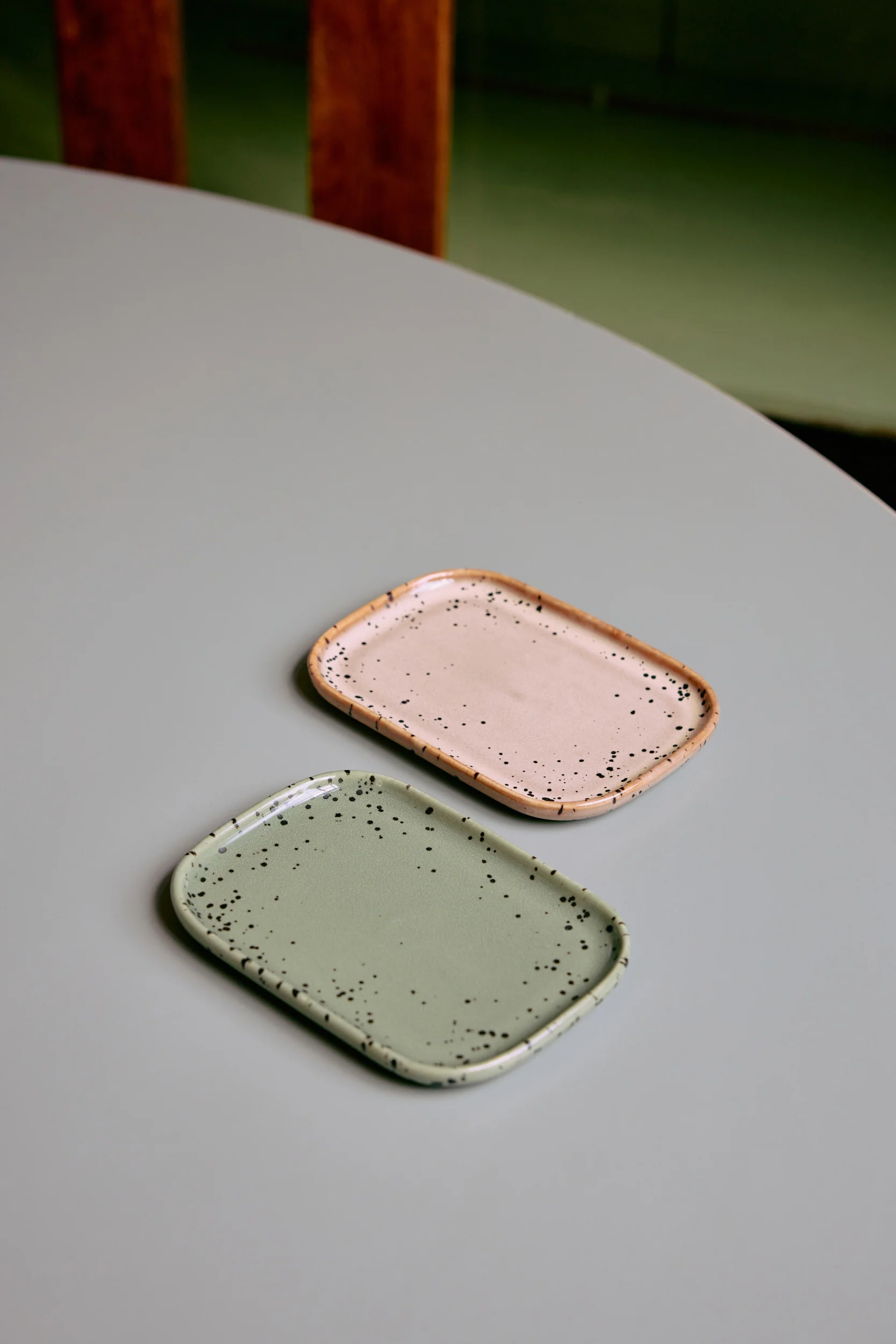 HKliving® 70s Ceramics - Small Trays - Crayon - Set of 2 - Image 3