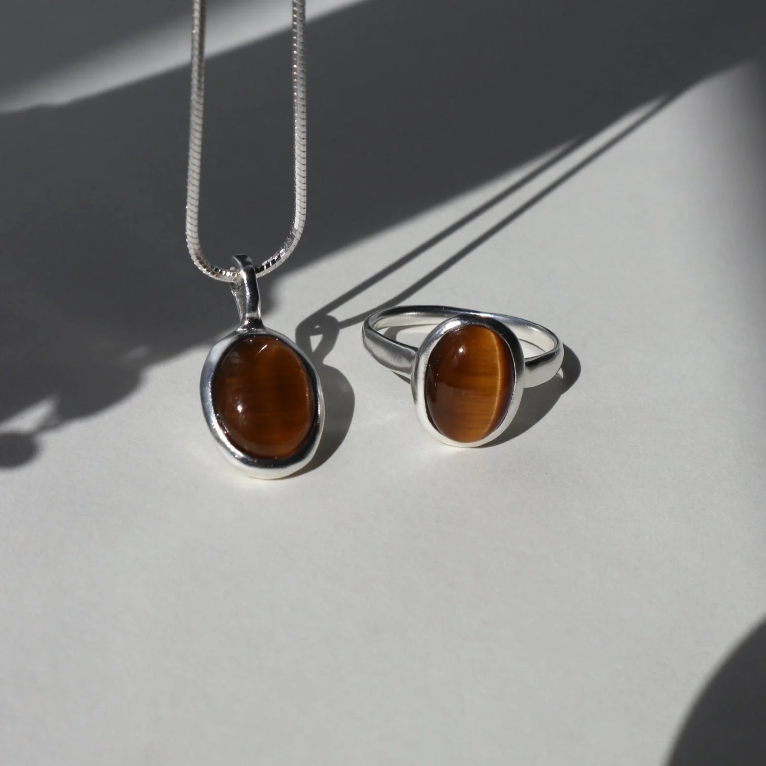 Ring - The 'Tiger's Eye' Oval - Image 4