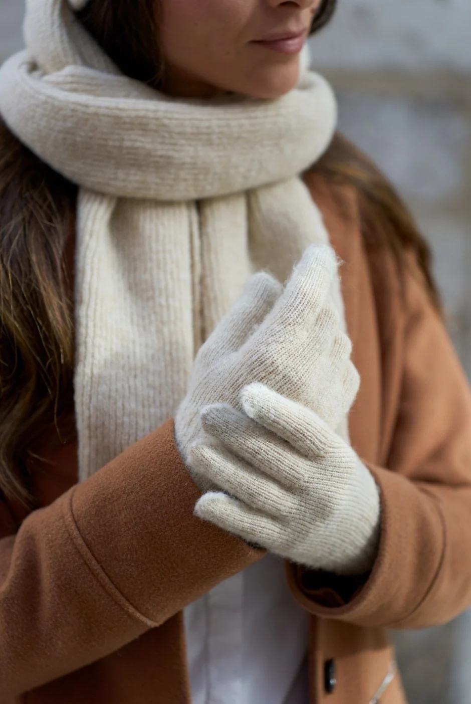 Touchscreen Gloves - Natacha - Glittered Ecru - Image 2