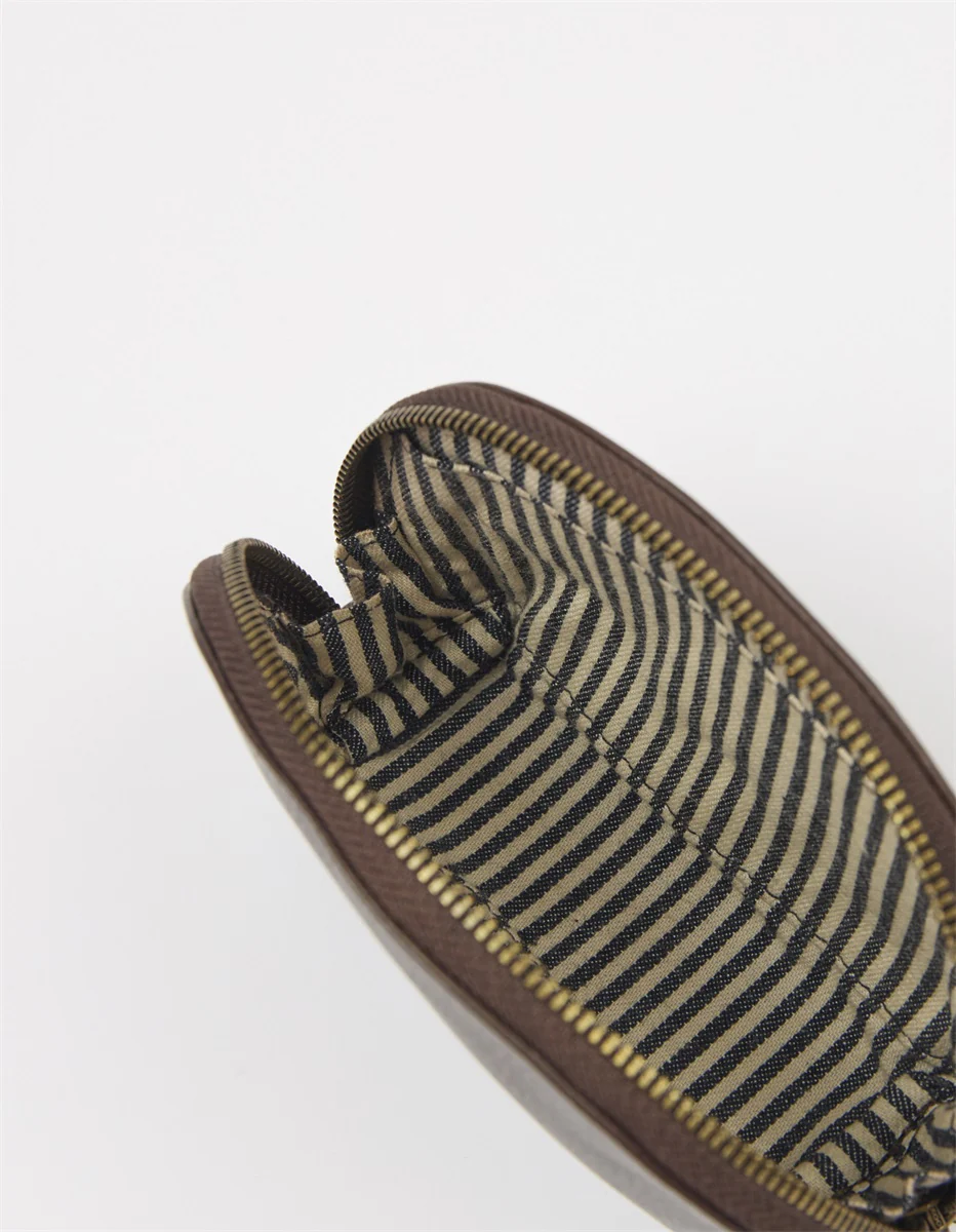 Makeup Case - Soft Grain Leather - Chocolate - Image 4