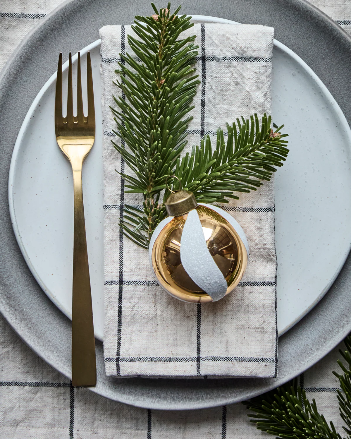 Christmas Ornament - Twister  - White/Gold - Image 3